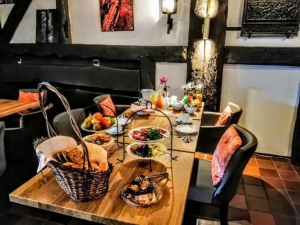 Burg Wassenberg Hotell Eksteriør bilde